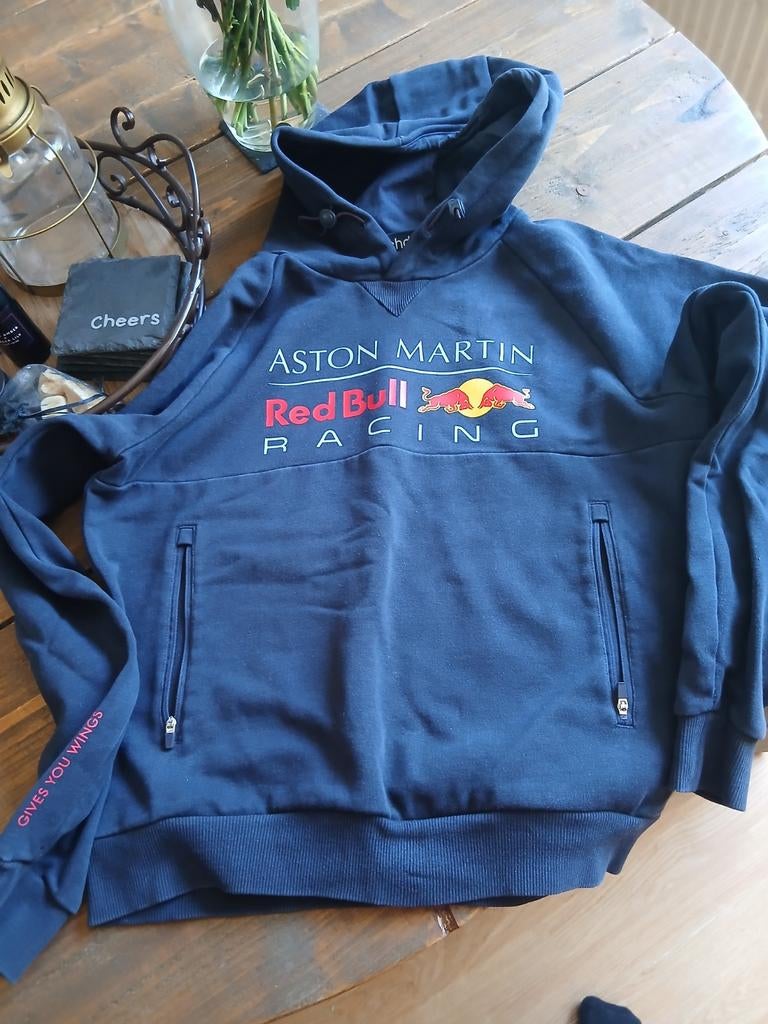 RED BULL HOEDDIE, Ophalen, Zo goed als nieuw