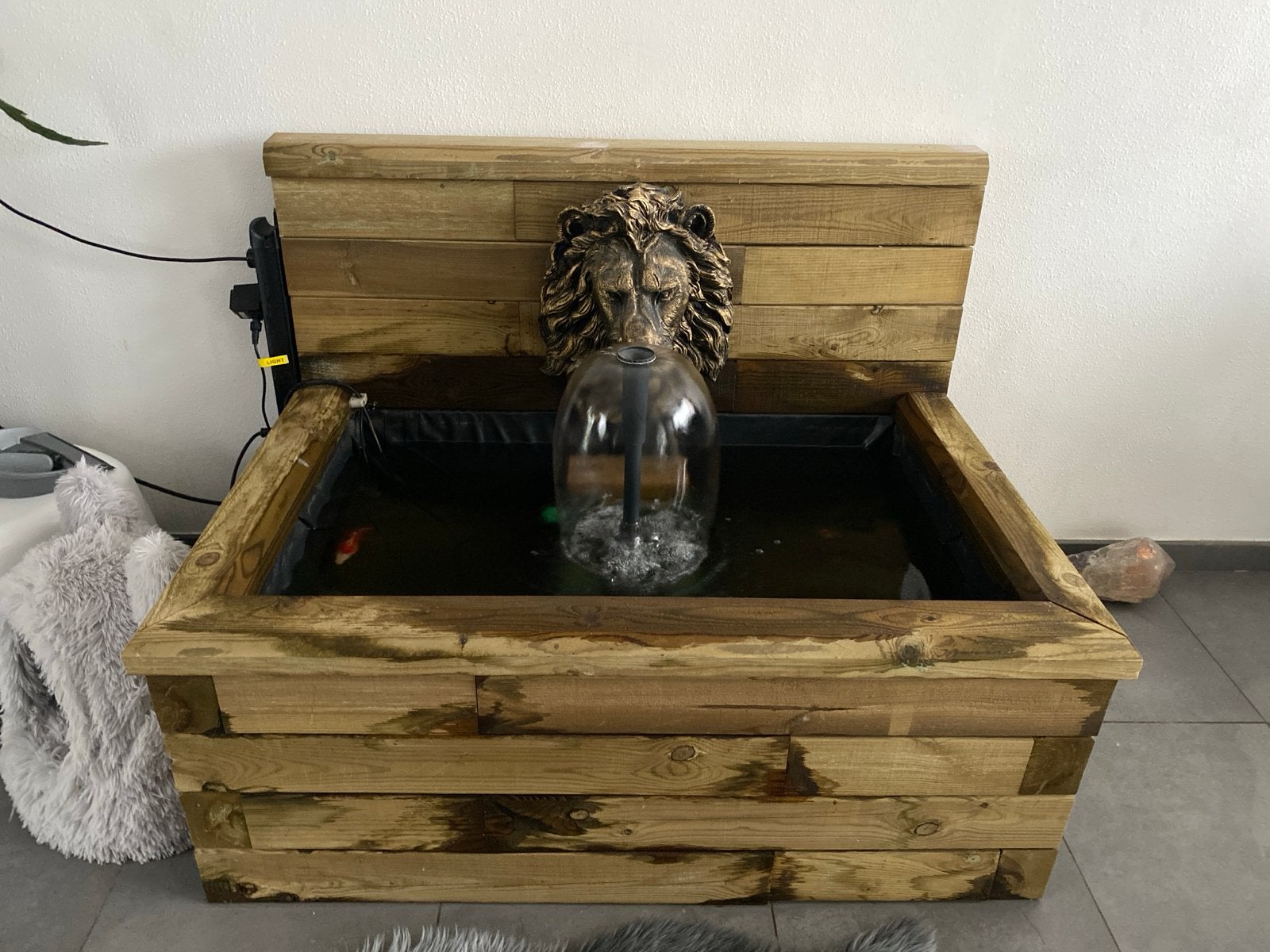 Wood Blocx houten vijver met filter/fontein en leeuwenkop, Ophalen, Zo goed als nieuw