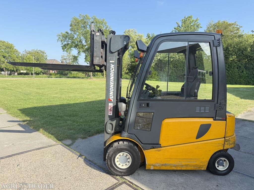 Jungheinrich 2500KG Sideshift vorkversteller uitschuifvorken, Zakelijke goederen, Machines en Bouw | Heftrucks en Intern transport