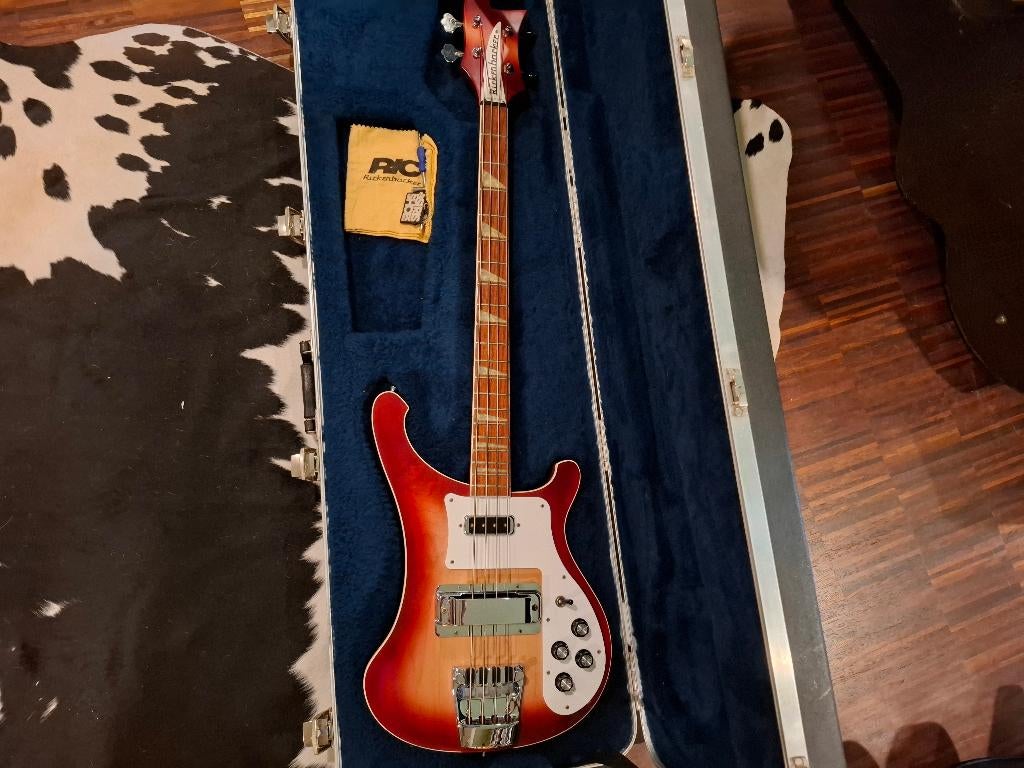 Rickenbacker Model 4003 Fireglo w/ Case, Muziek en Instrumenten, Snaarinstrumenten | Gitaren | Bas, Ophalen of Verzenden, Zo goed als nieuw
