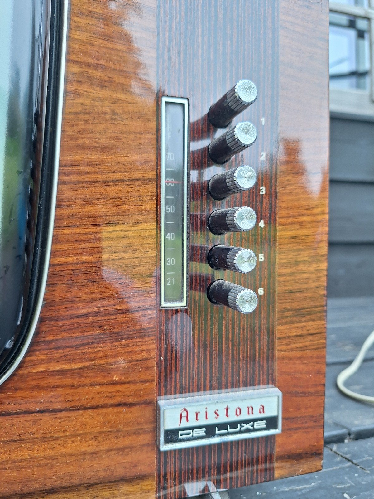 ARISTONA de Luxe televisie, Ophalen