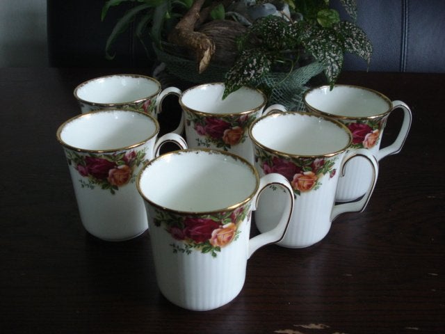 royal albert old country roses 4 melkbekers, Overige typen, Ophalen of Verzenden, Zo goed als nieuw, Overige stijlen