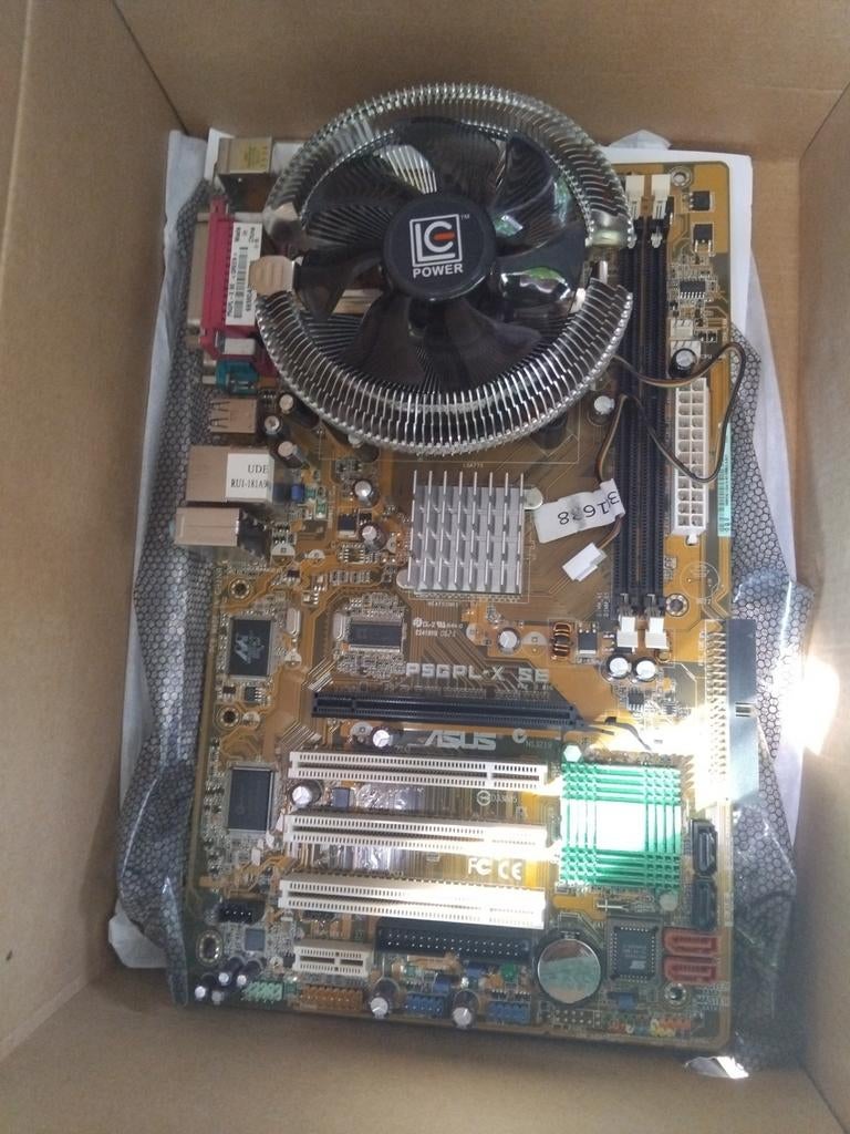 ASUS P5GPL-X SE Moederbord met Intel CPU en Koeler, Computers en Software, Moederborden, Gebruikt, Ophalen of Verzenden, DDR, ATX
