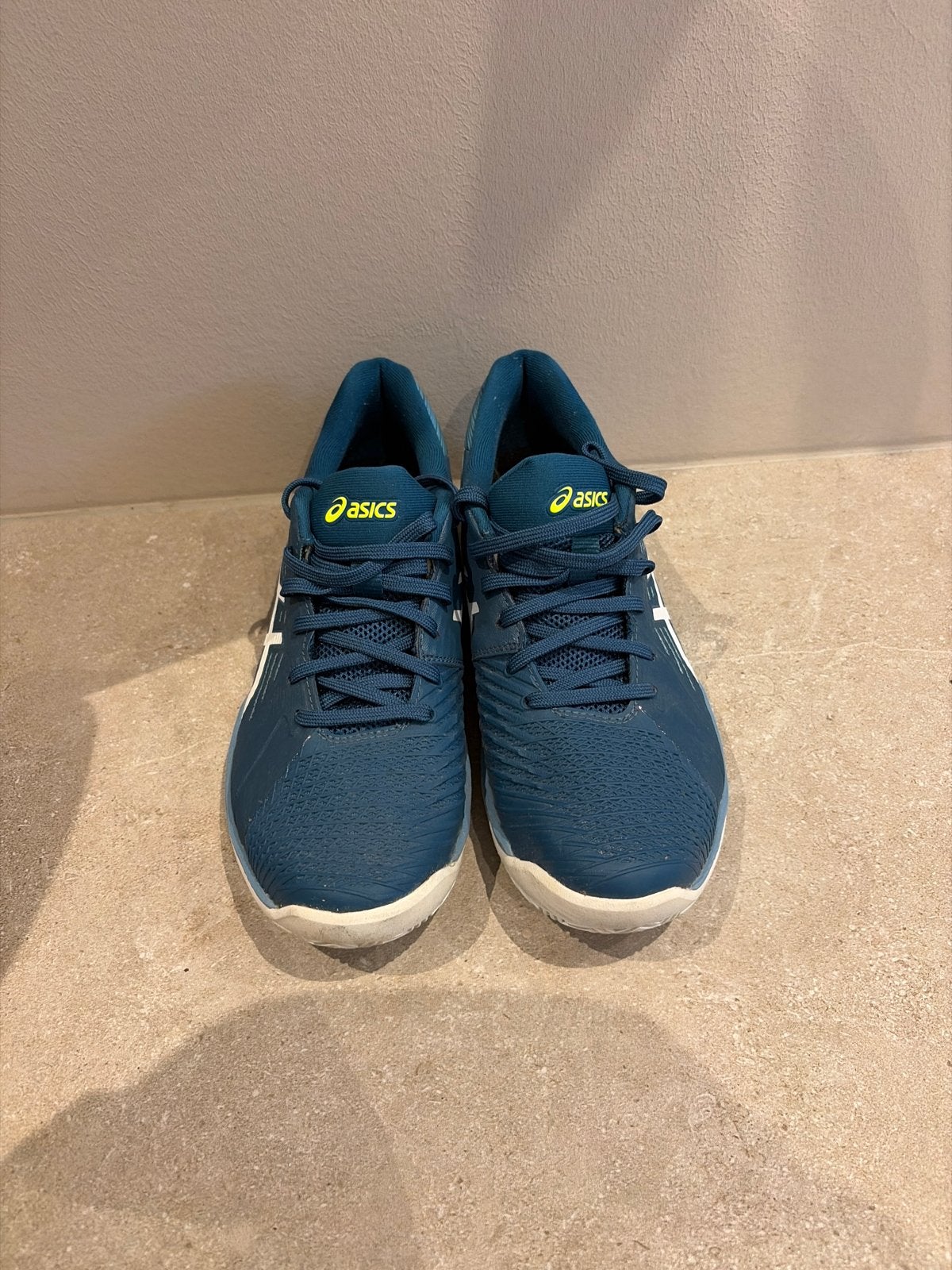 Asics tennisschoenen - Maat 40,5 - Zo goed als nieuw, Sport en Fitness, Ophalen, Zo goed als nieuw, Schoenen, Overige merken