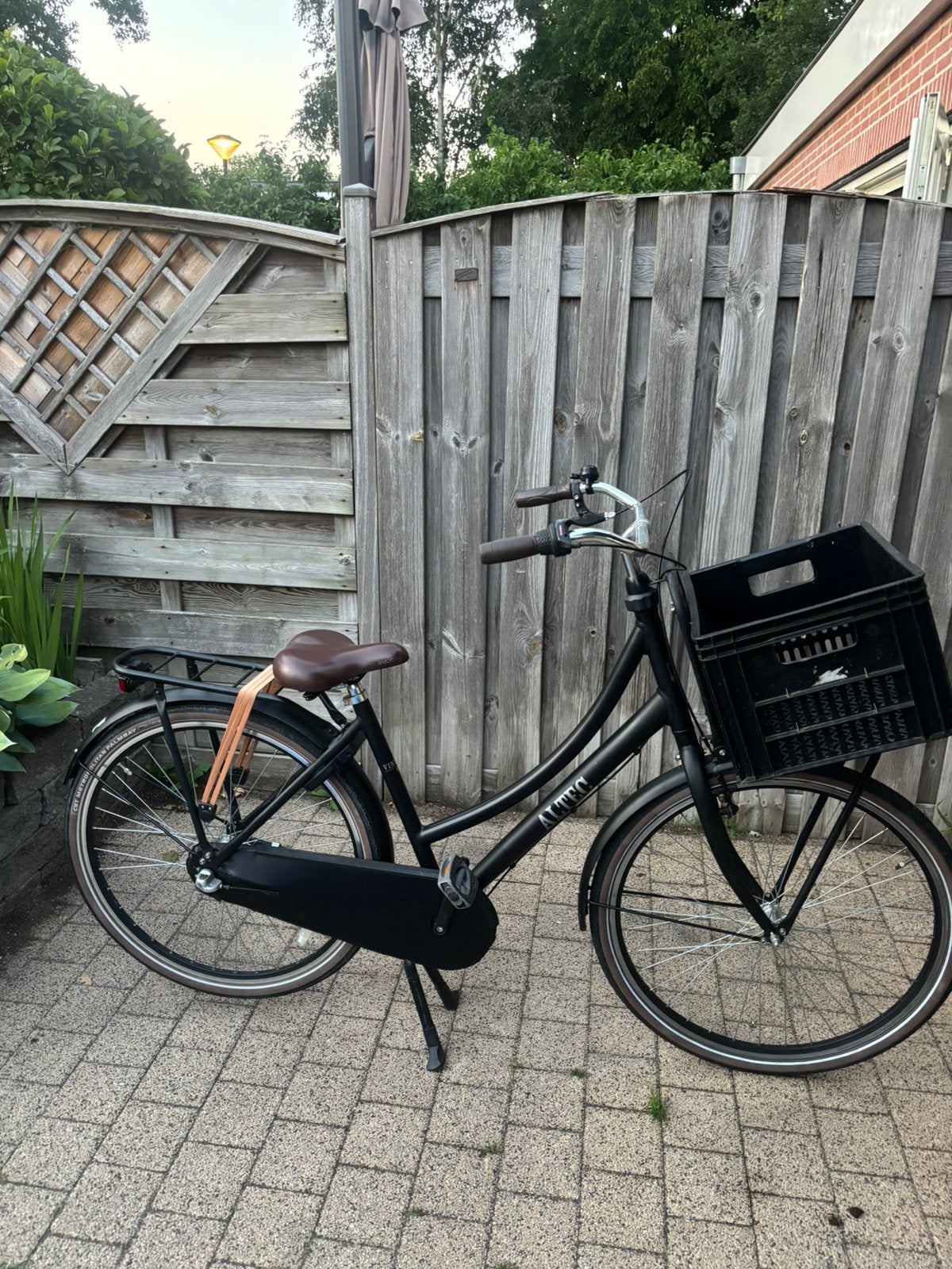 Damesfiets Altec transport 28 inch, Fietsen en Brommers, Ophalen, Terugtraprem, Gebruikt, Versnellingen