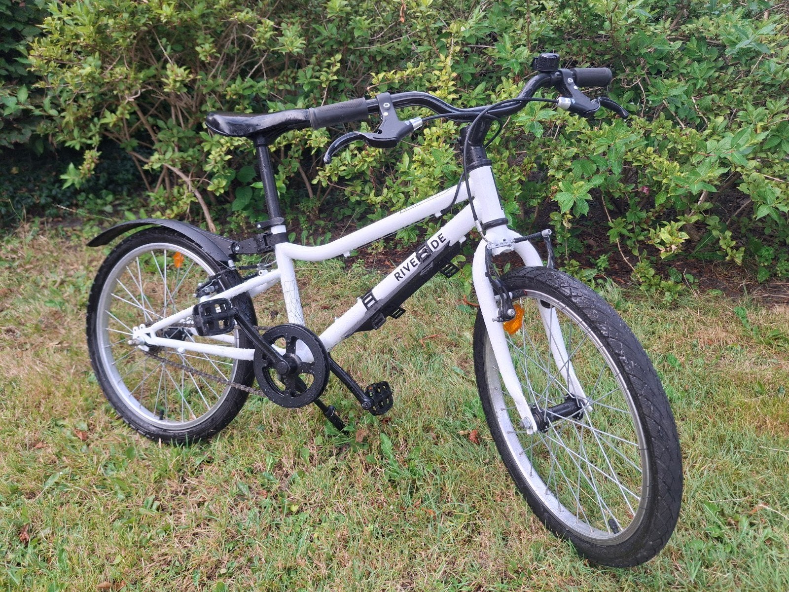 Kinderfiets Riverside - Wit, Fietsen en Brommers, Fietsen | Kinderfietsjes, Gebruikt, 20 inch of meer, Velgrem, Ophalen