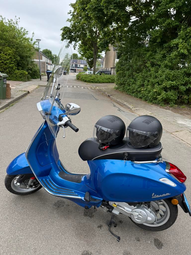 Vespa sprint 4T 3332 KM, Ophalen, Zo goed als nieuw
