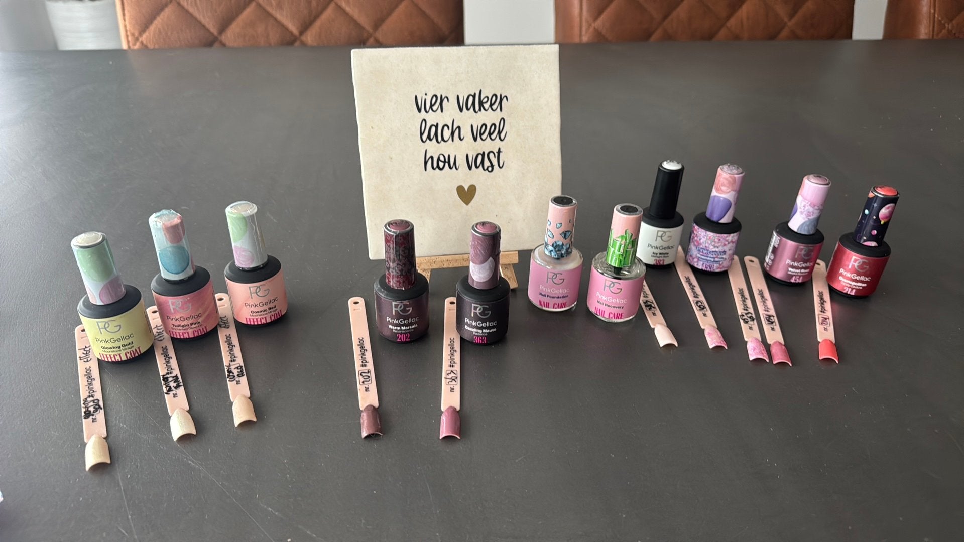Te koop Pink Gellac kleurtjes en verzorging, Ophalen of Verzenden, Zo goed als nieuw, Overige kleuren, Handen en Nagels