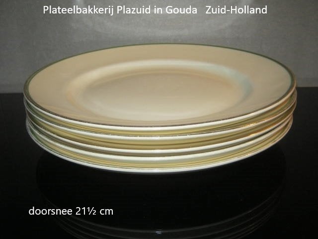 borden Plateelbakkerij Zuid-Holland Gouda, pastel geel Ø 21½, Antiek en Kunst, Ophalen of Verzenden