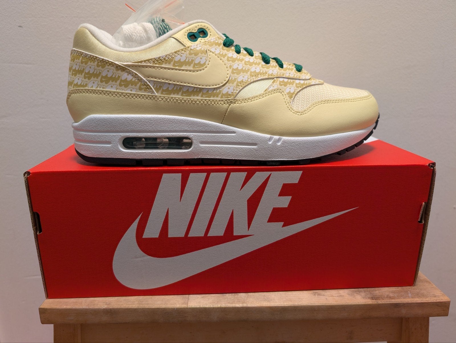 Nike Air Max 1 Lemonade (2020) 43, Nike air max, Overige kleuren, Nieuw, Ophalen of Verzenden