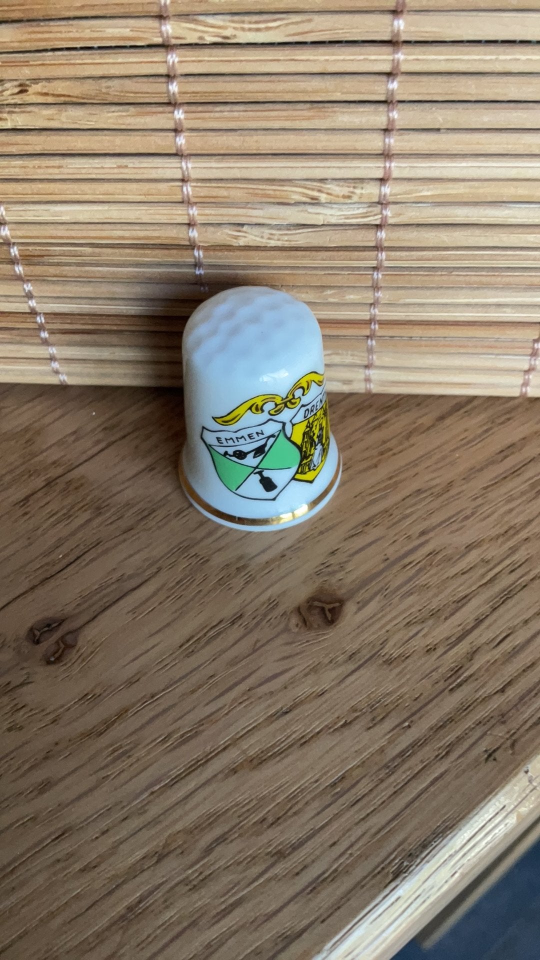 Emmen vingerhoed vingerhoedje vingerhoedjes vingerhoeden, Verzenden, Nieuw, Porselein, Nederland