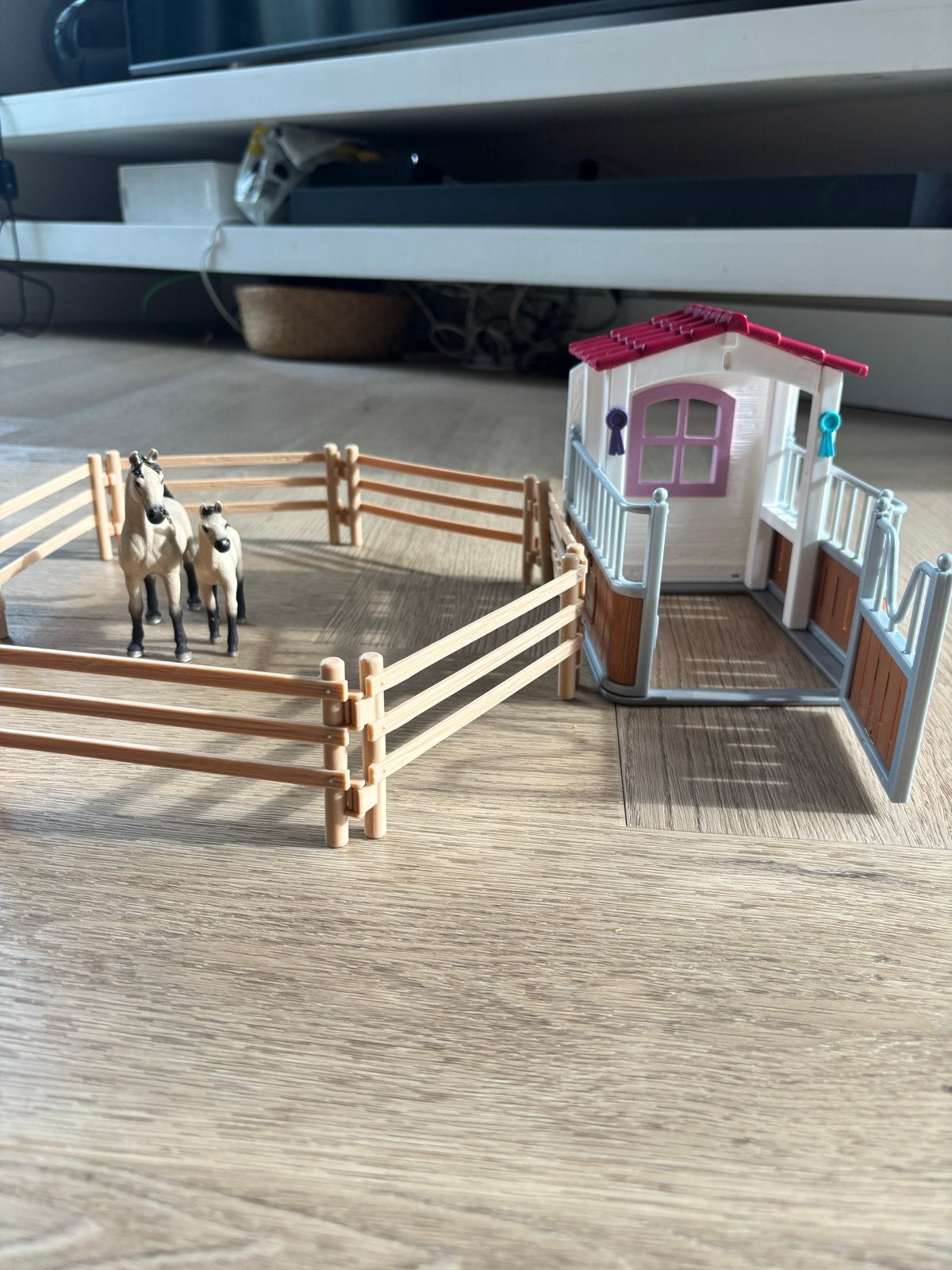 Schleich paardenstal met omheining en paarden, Ophalen, Gebruikt