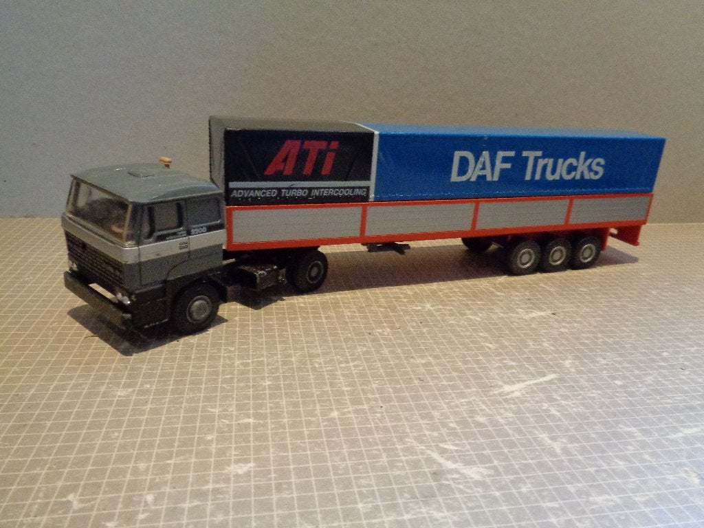 lion daf 3300 met huiftrailer, Ophalen of Verzenden, Zo goed als nieuw, Bus of Vrachtwagen, Lion Toys