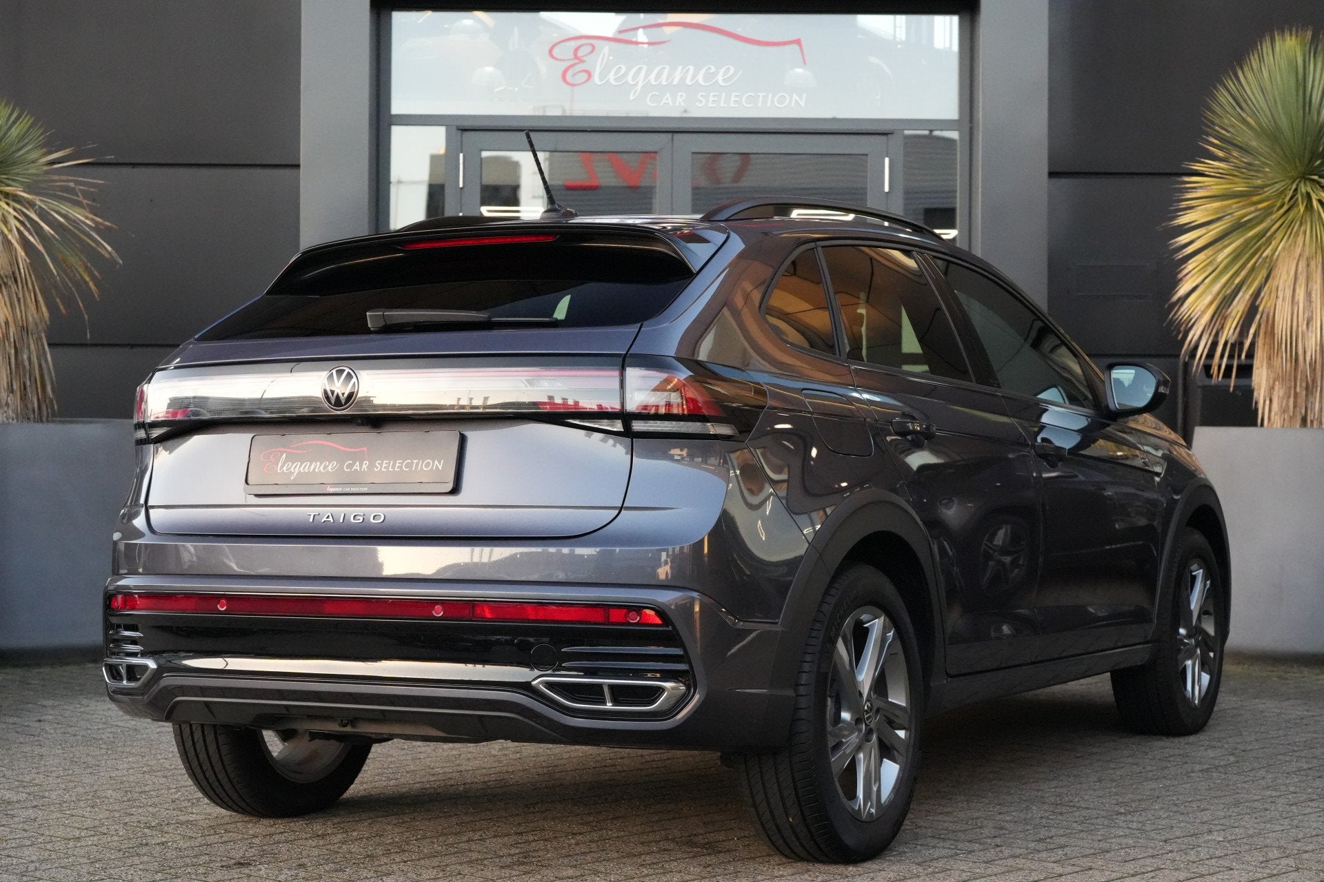 Volkswagen Taigo 1.0 TSI R-Line 116pk AppleCarPlay/Stoelverw, Auto's, Stof, Gebruikt, Zwart, 116 pk