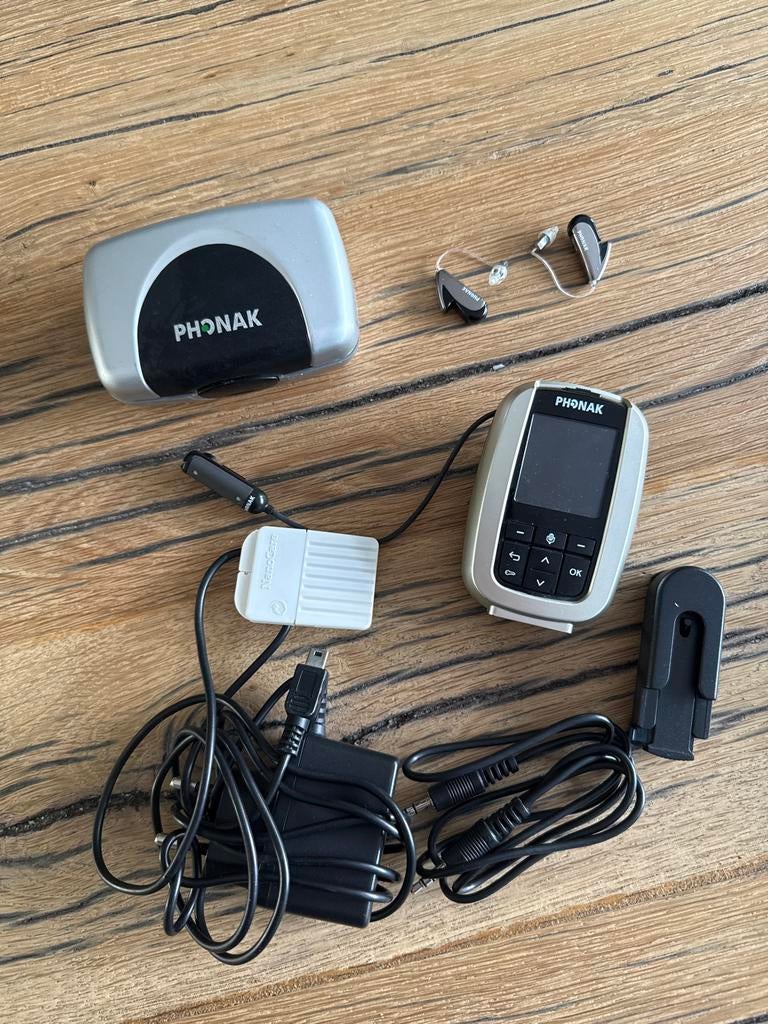 Phonak solo-apparatuur met accessoires en oplader, Ophalen of Verzenden, Gebruikt