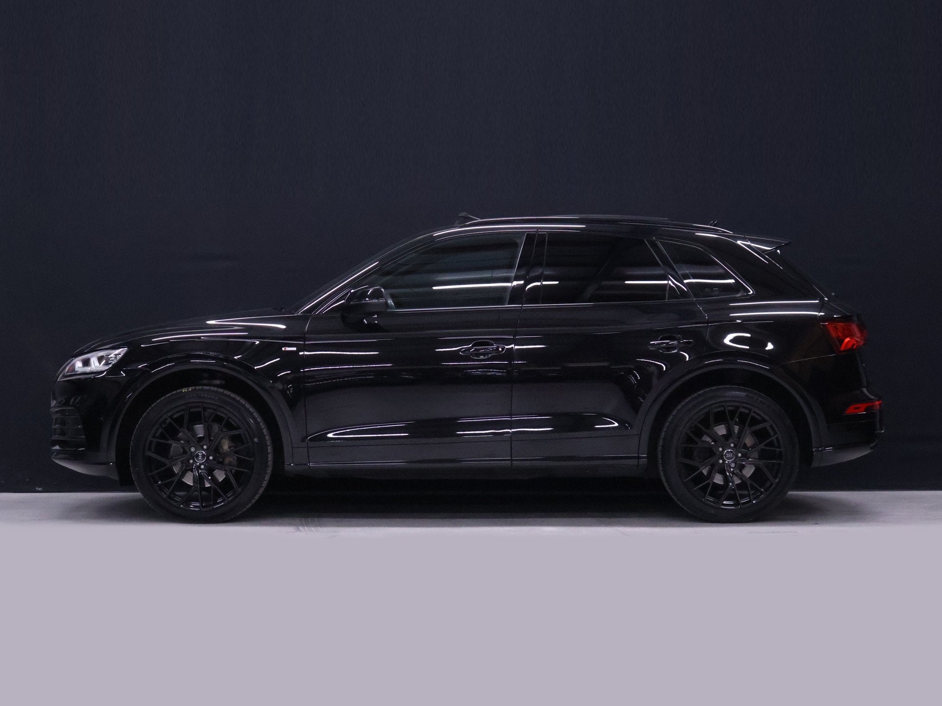 Audi Q5 2.0 TFSI quattro Sport S Line [SCHUIFKANTELDAK, APPL, Automaat, Gebruikt, 4 cilinders, Zwart