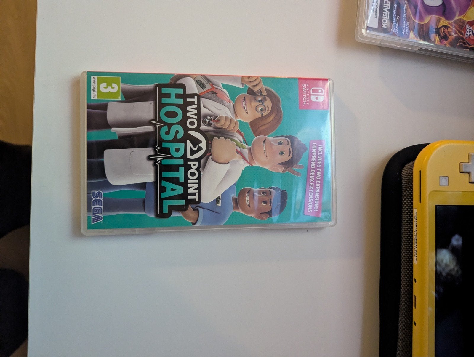 Two Point Hospital Nintendo Switch (incl. 2 uitbreidingen), Ophalen of Verzenden, Zo goed als nieuw, Met games