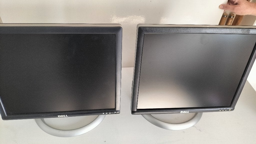 2 monitoren DELL, Computers en Software, Monitoren, Ophalen, IPS, 17 inch, Dell