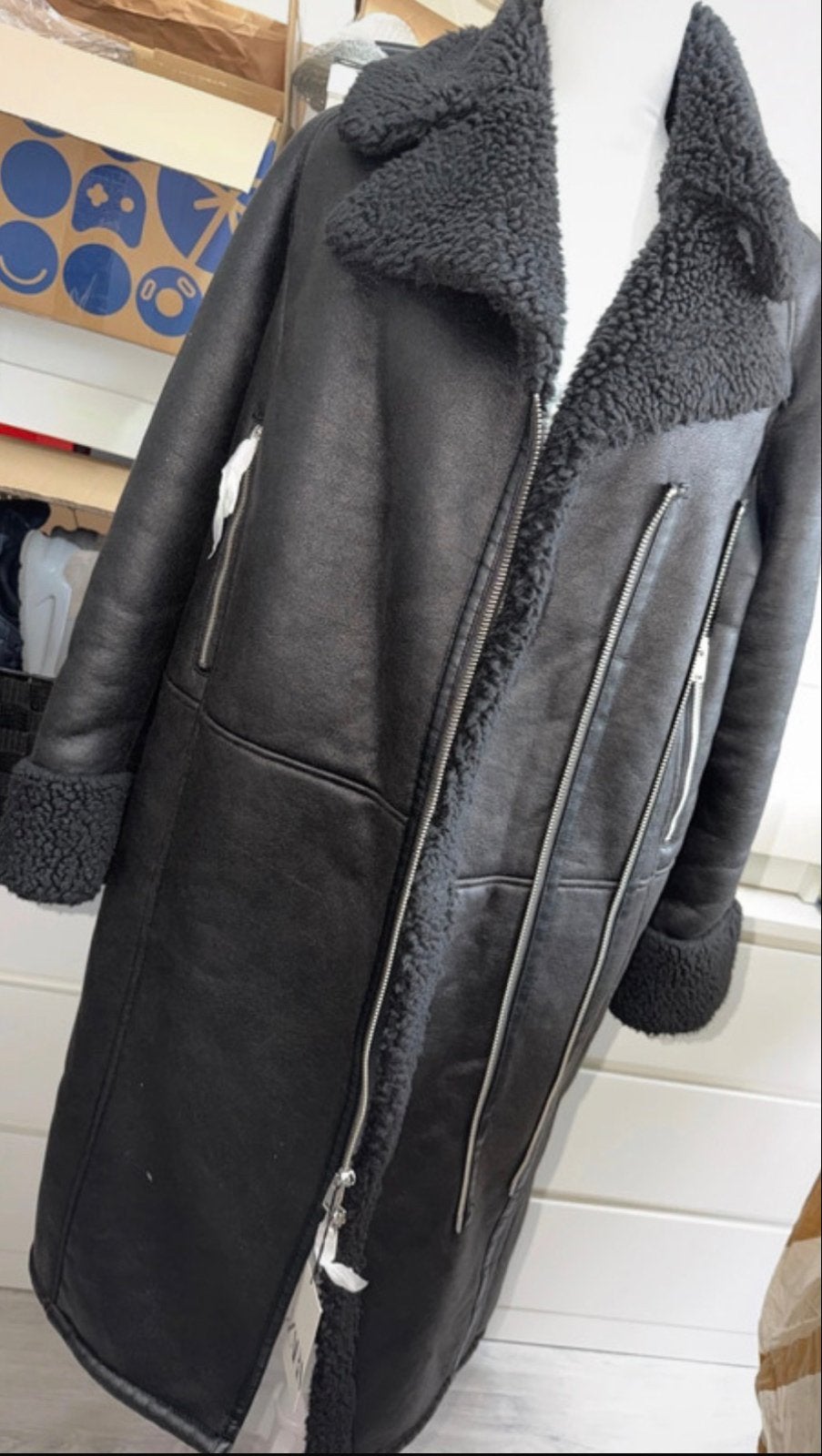 Nieuwe Zara lange jas met teddy voering - Maat XS-S, Kleding | Dames, Ophalen of Verzenden, Nieuw, Maat 36 (S), Zwart
