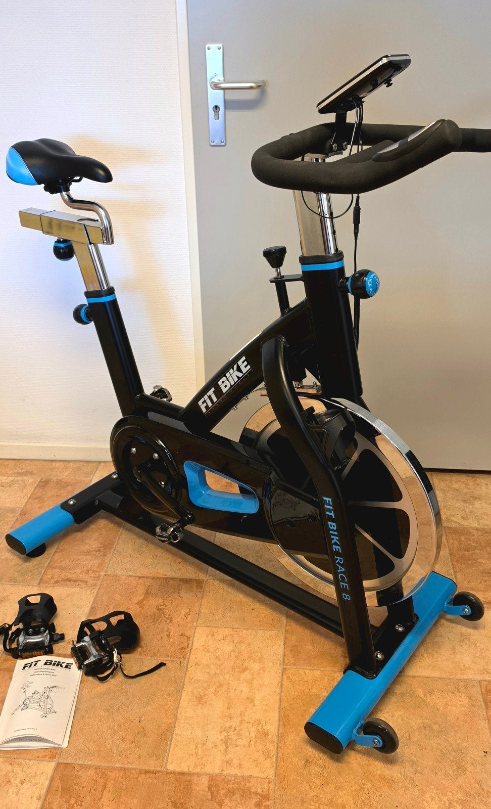 Nieuwstaat Spinningfiets Fitbike Race 8 met spd pedalen, Sport en Fitness, Ophalen, Zo goed als nieuw, Spinningfiets