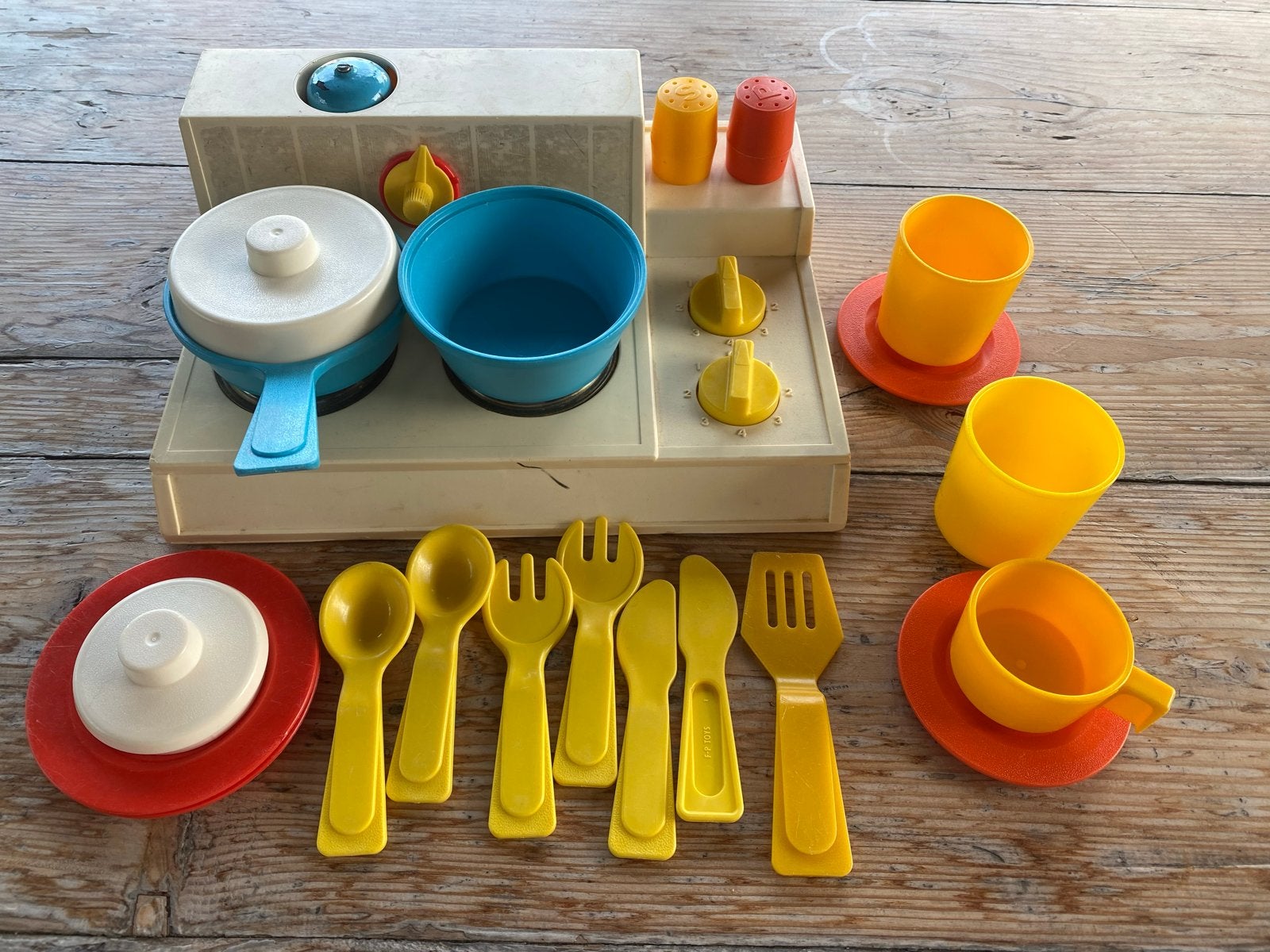 Vintage Fisher-Price fornuisje met accessoires, Ophalen of Verzenden, Gebruikt, Speelset