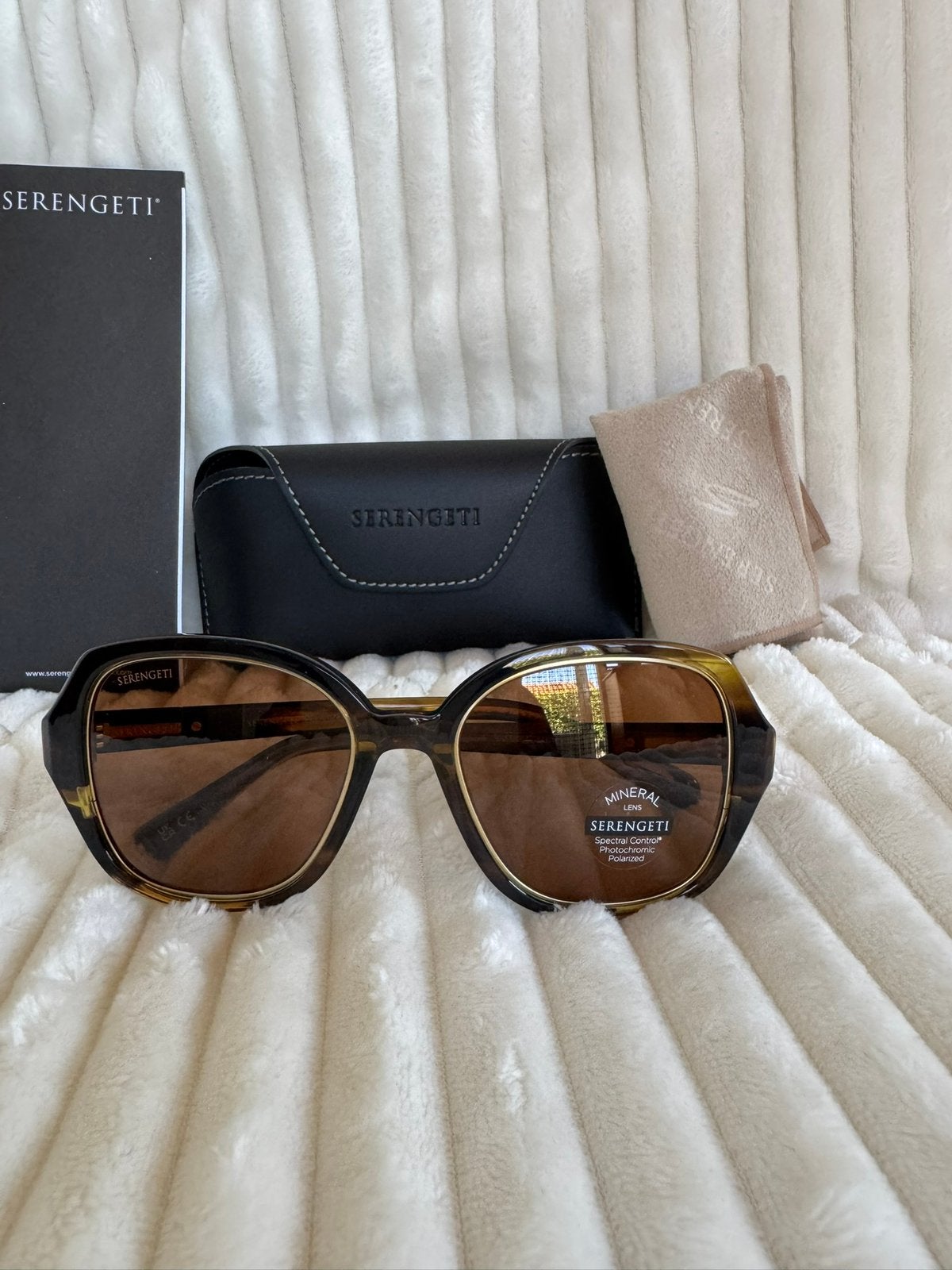 Serengeti Hayworth SS538004 incl garantie en btw-factuur, Sieraden, Tassen en Uiterlijk, Zonnebrillen en Brillen | Dames, Zonnebril