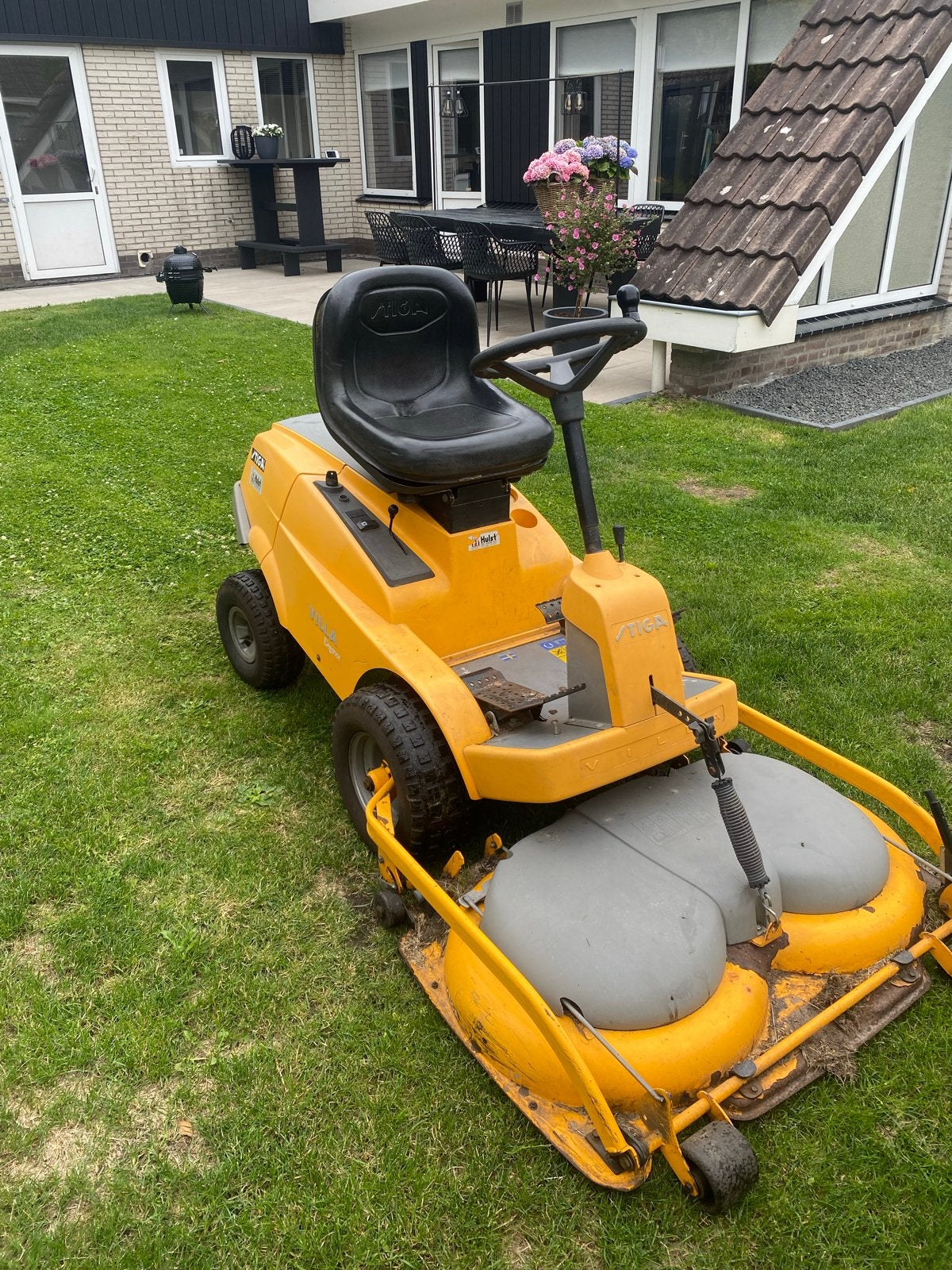 Stiga Villa zitmaaier - Krachtige en betrouwbare grasmaaier, Ophalen, Cirkelmaaier, Gebruikt, Benzine-grasmaaier