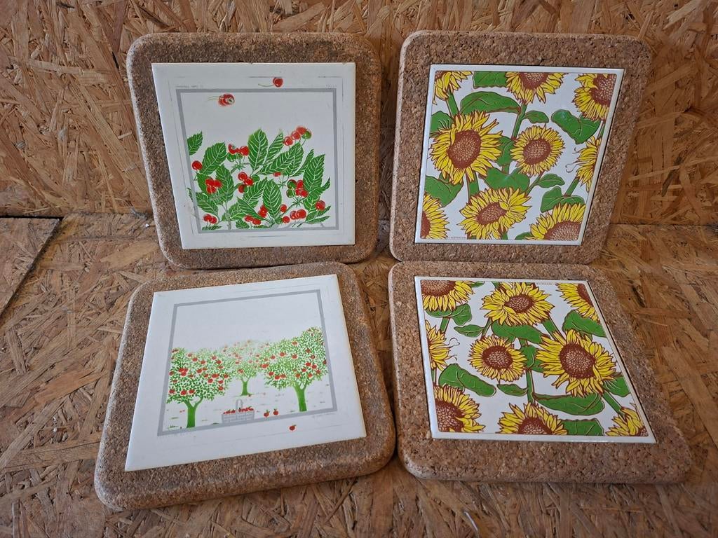 4 oude pannen onderzetters retro, Gebruikt, Ophalen of Verzenden, Nvt, Nvt