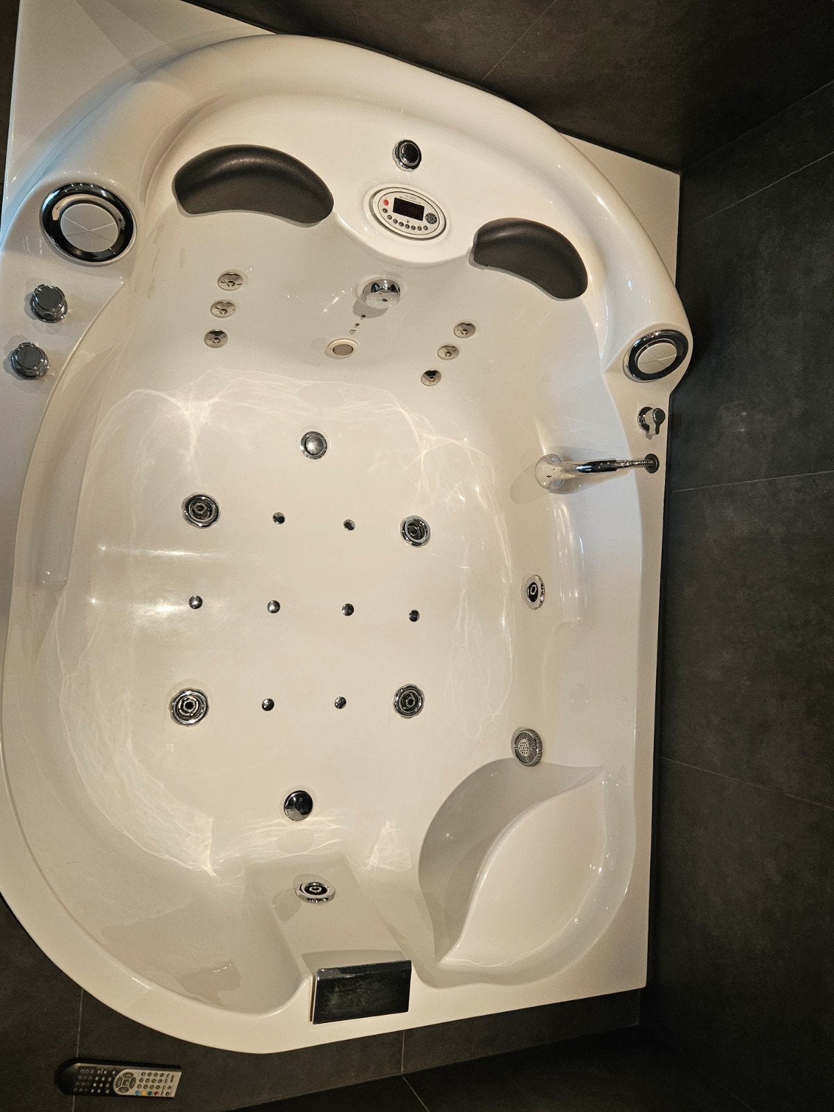 Luxe Inbouw Jacuzzi, Ophalen, Zo goed als nieuw, Inbouw, Vast