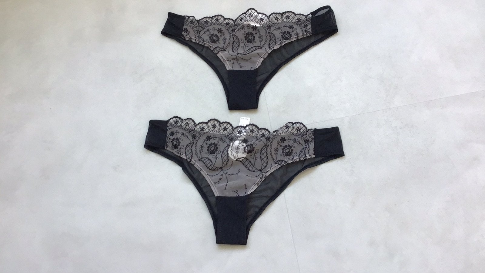 2 nieuwe zwarte dames slips van Naviale. maat L en M, Kleding | Dames, Ondergoed en Lingerie, Ophalen of Verzenden, Zwart, Slip