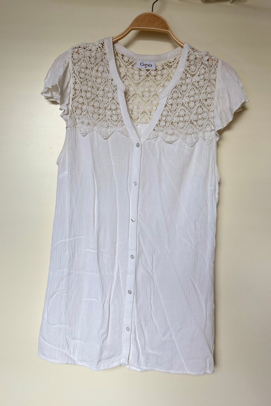 Witte top met kant Gina, Wit, Maat 42/44 (L), Ophalen of Verzenden, Zo goed als nieuw