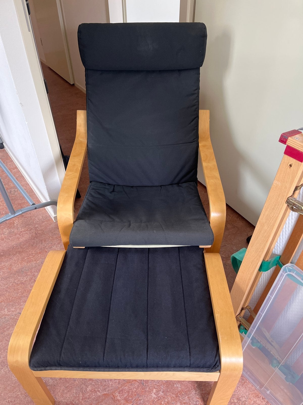Ikea relaxfauteuil met voetenbank - Zwart/Hout, Ophalen, Gebruikt, Zwart, Eén