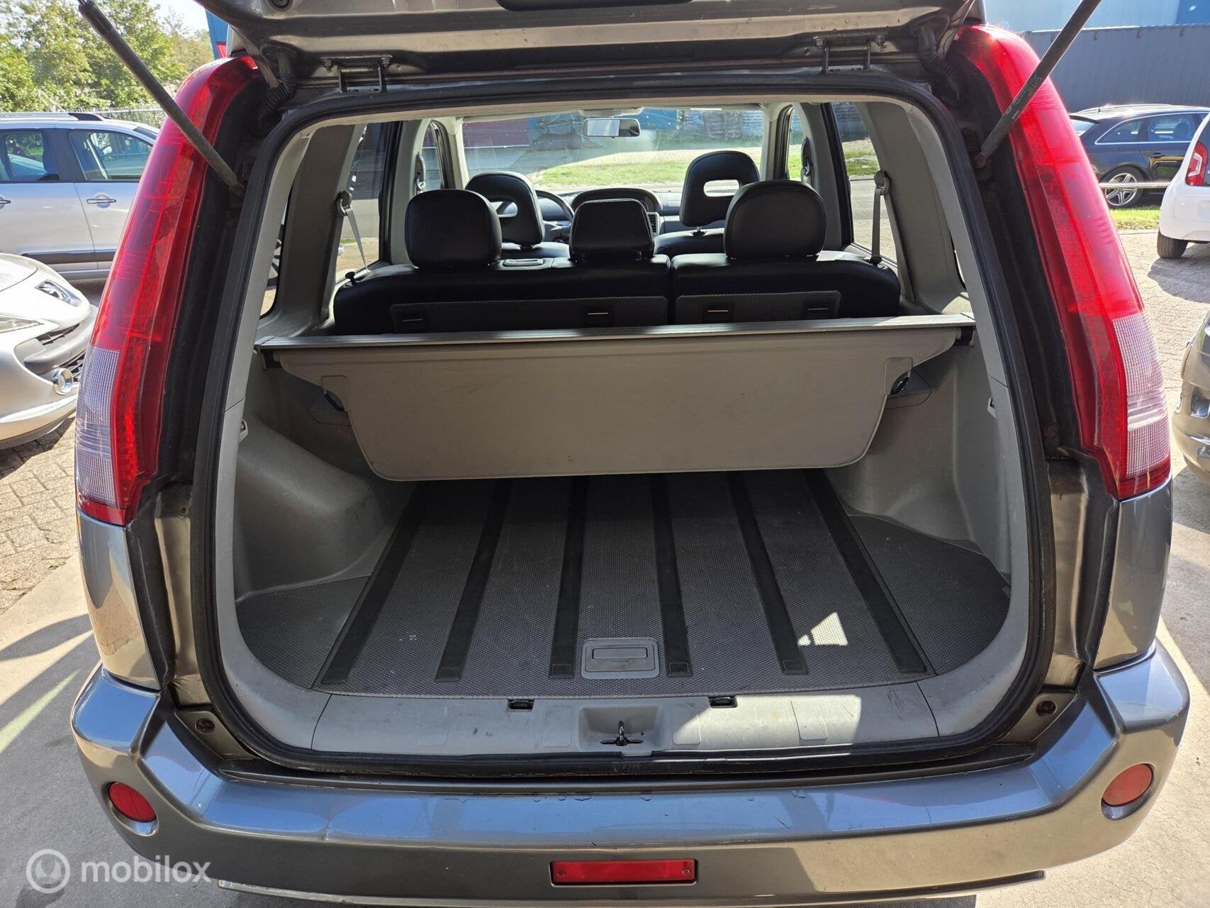 NISSAN X-TRAIL 2.5 165 ch BVA COLOMBIANA PREMIUM 4x4 - ATTELAGE - CUIR - GPS - PANO - 159990 KM