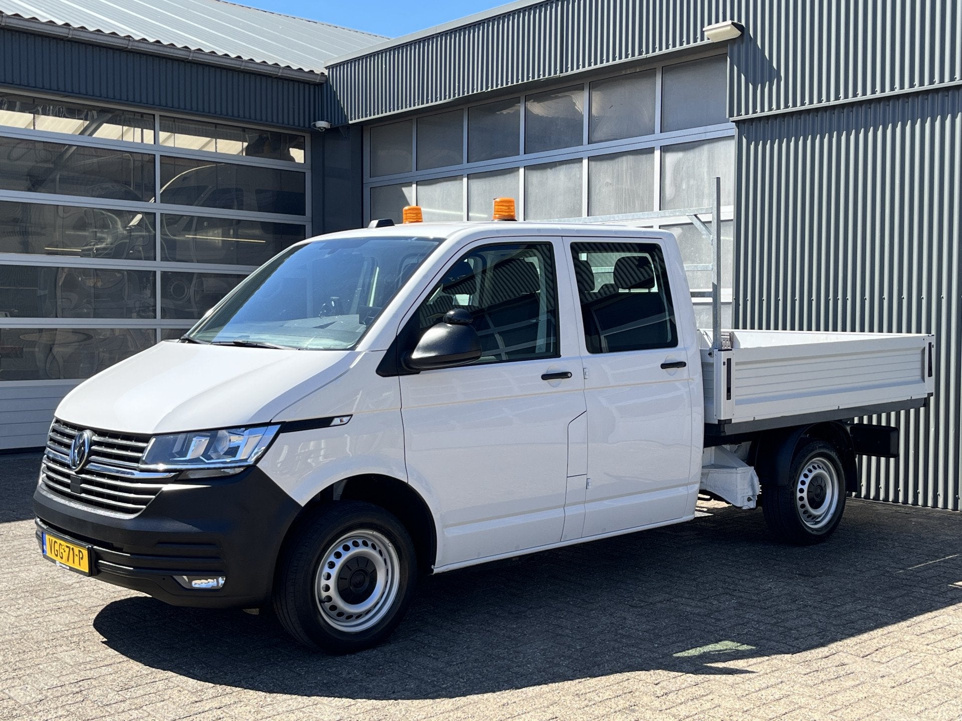 Volkswagen Transporter 2.0 TDI L2H1 DC Open laadbak Pick-up, Voorwielaandrijving, Gebruikt, 4 cilinders, Volkswagen