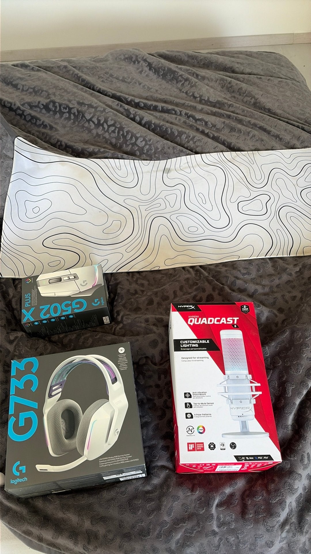 Logitech G733 Koptelefoon + G502 X Muis + QuadCast Microfoon, Ophalen of Verzenden, Zo goed als nieuw, Overige Merken, Geen optische zoom