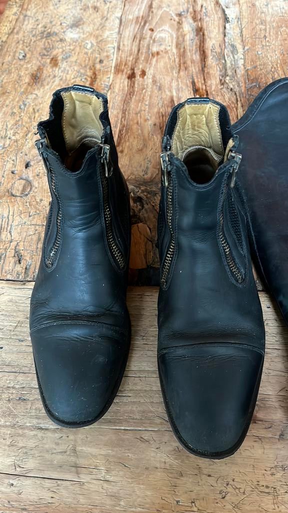 Paardrijschoenen (Tucci) 37 en chaps (Ariat) xxs, Dieren en Toebehoren, Gebruikt, Kinderen, Overige soorten, Ophalen of Verzenden