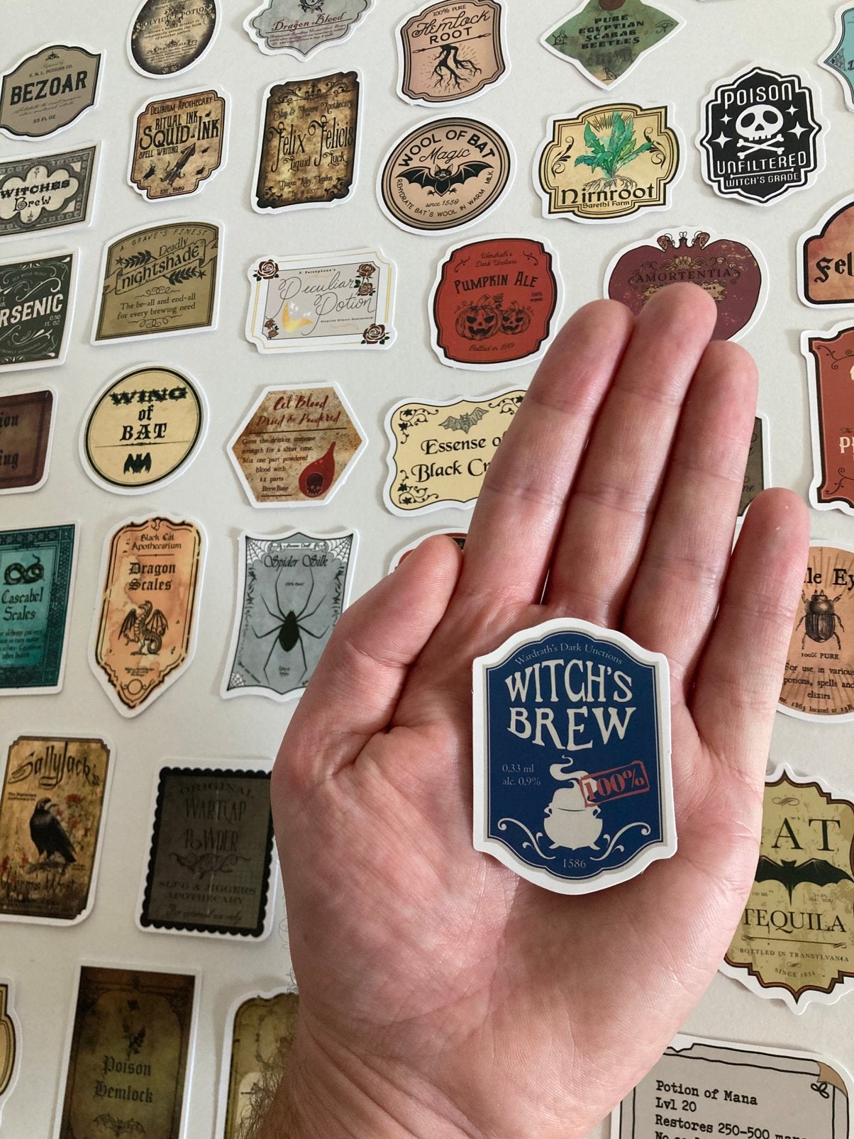 50 toverdrank / potion Stickers labels, Ophalen of Verzenden, Zo goed als nieuw