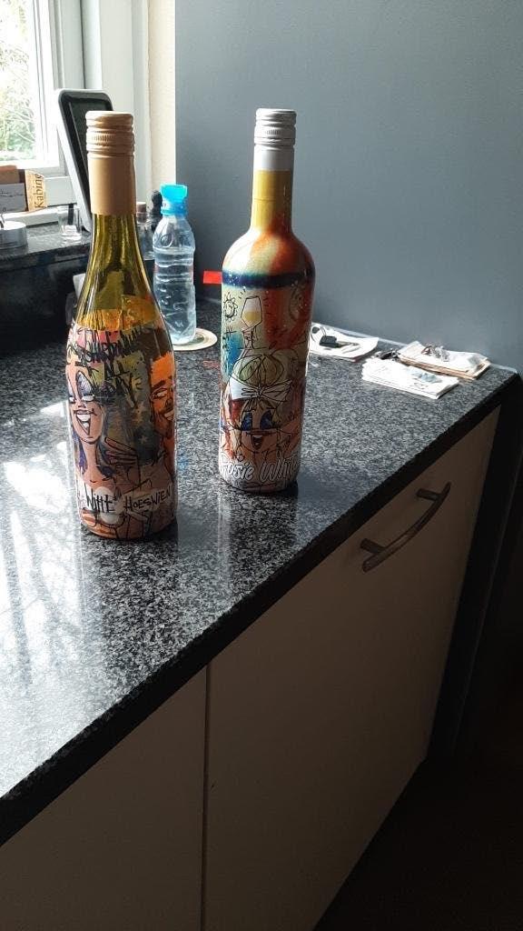 Beschilderde wijnflessen, Ophalen of Verzenden, Zo goed als nieuw, Glas, Modern