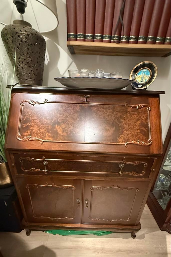 Te koop aangeboden klassieke wortelnoten secretaire, Ophalen, Gebruikt