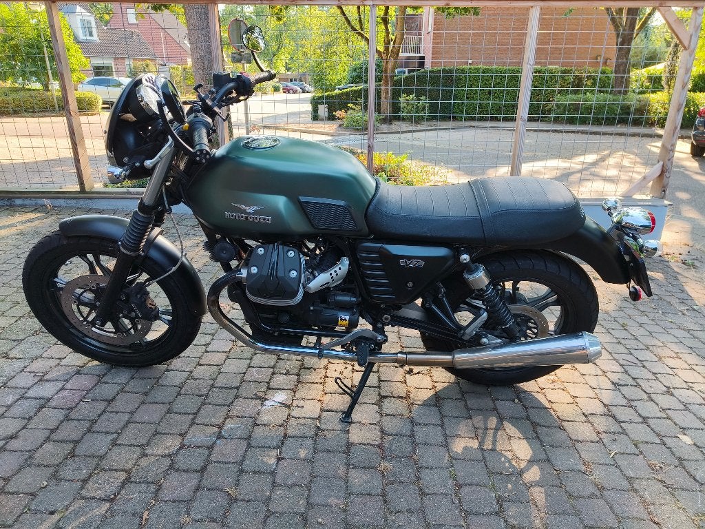 Moto Guzzi V7 Stone, Motoren, Motoren | Moto Guzzi, 750 cc, Cardan-aandrijving, 2 cilinders, Occasion