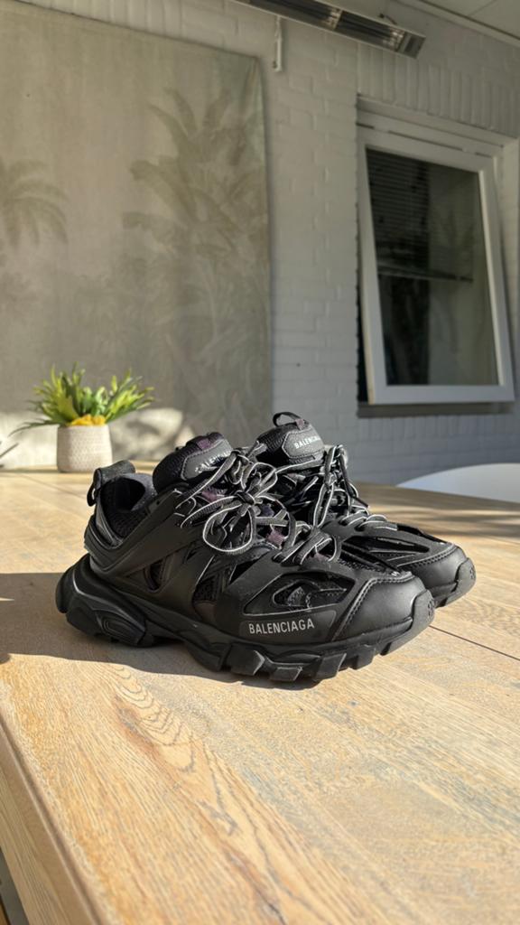 Balenciaga tracks zwart, maat 42, Kleding | Heren, Schoenen, Zwart, Ophalen of Verzenden, Sneakers of Gympen, Gedragen