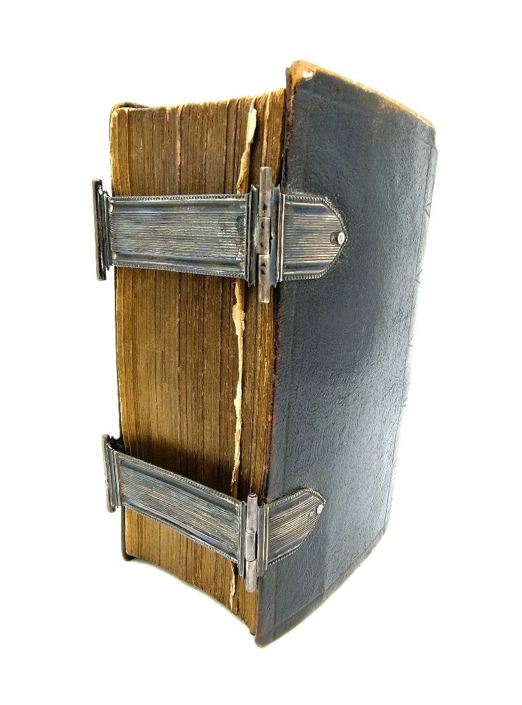 Bijbel met zilveren sloten, T.T. IJsbrandy, Lemmer, 1833, Verzenden, Bijbel