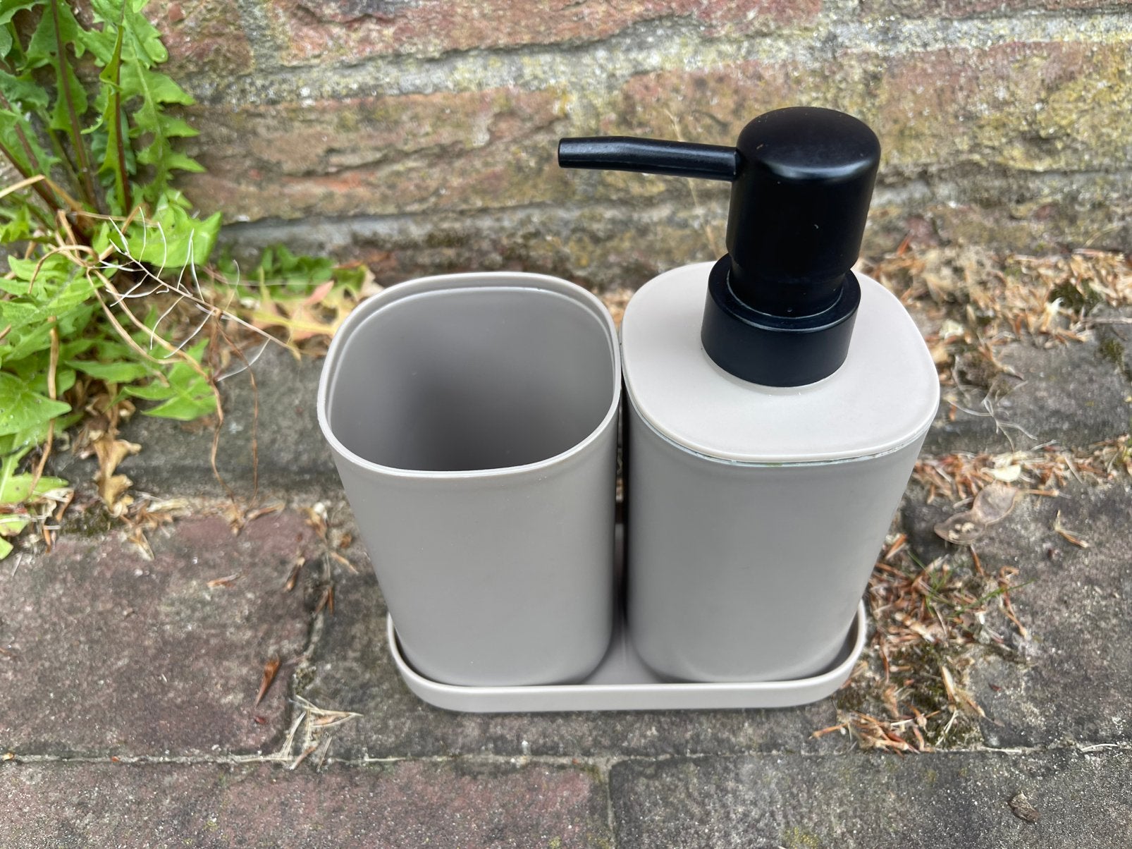 Zeepdispenser en beker set, Ophalen, Zo goed als nieuw