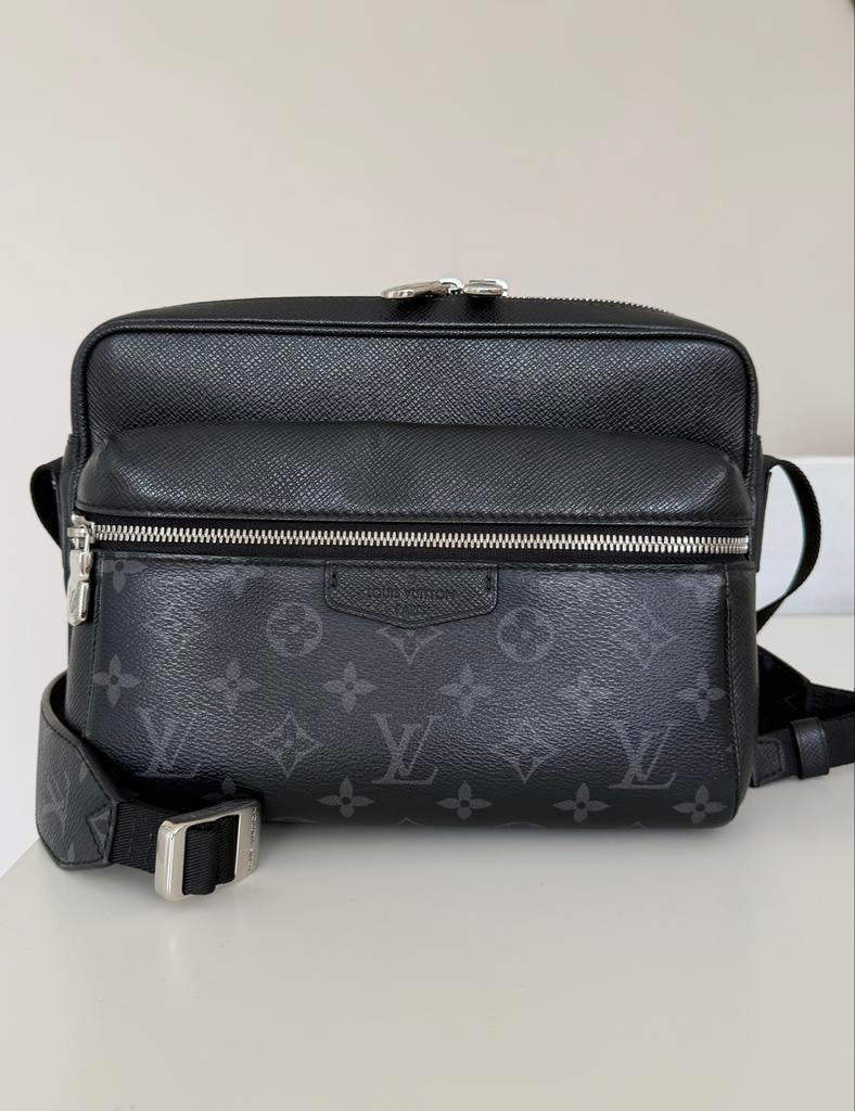 Louis Vuitton Outdoor Messenger Tas Zwart Monogram, Overige merken, Zwart, Ophalen of Verzenden, Zo goed als nieuw
