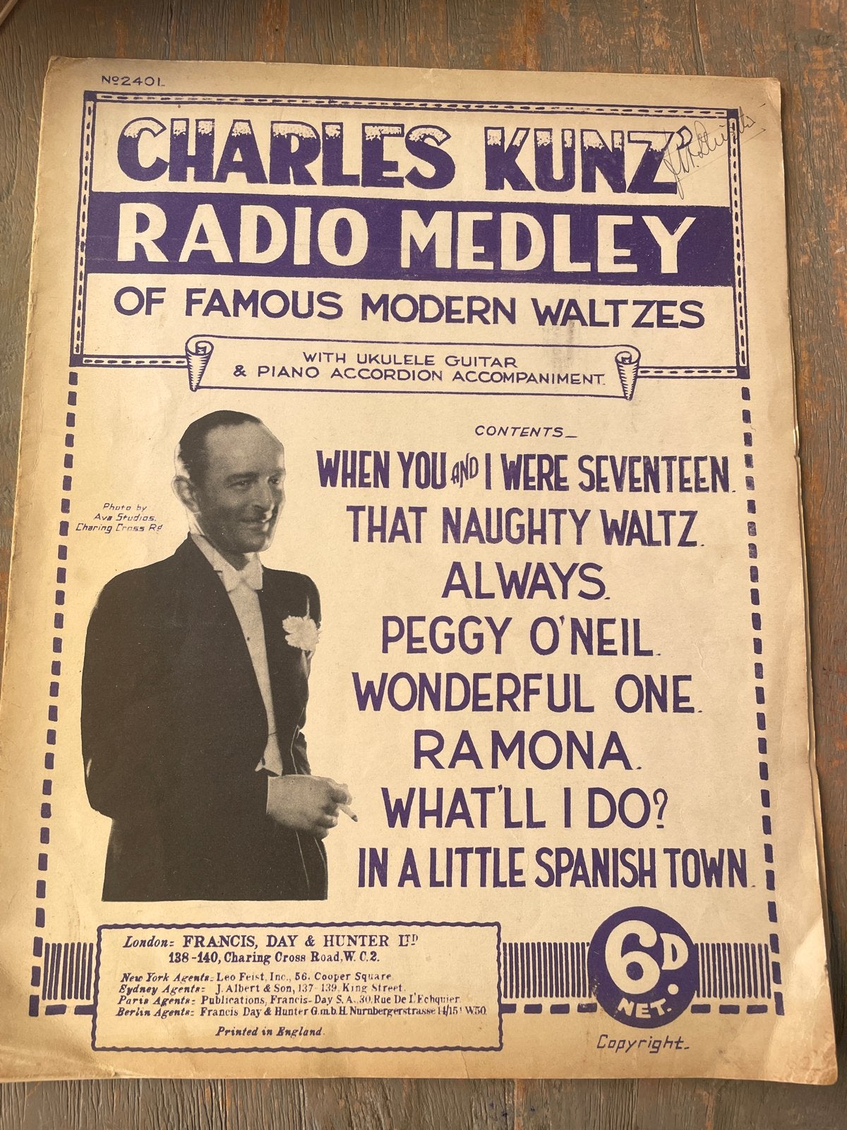 Charles Kunz Radio Medley - Famous Modern Waltzes bladmuziek, Gebruikt, Klassiek, Ophalen of Verzenden, Accordeon