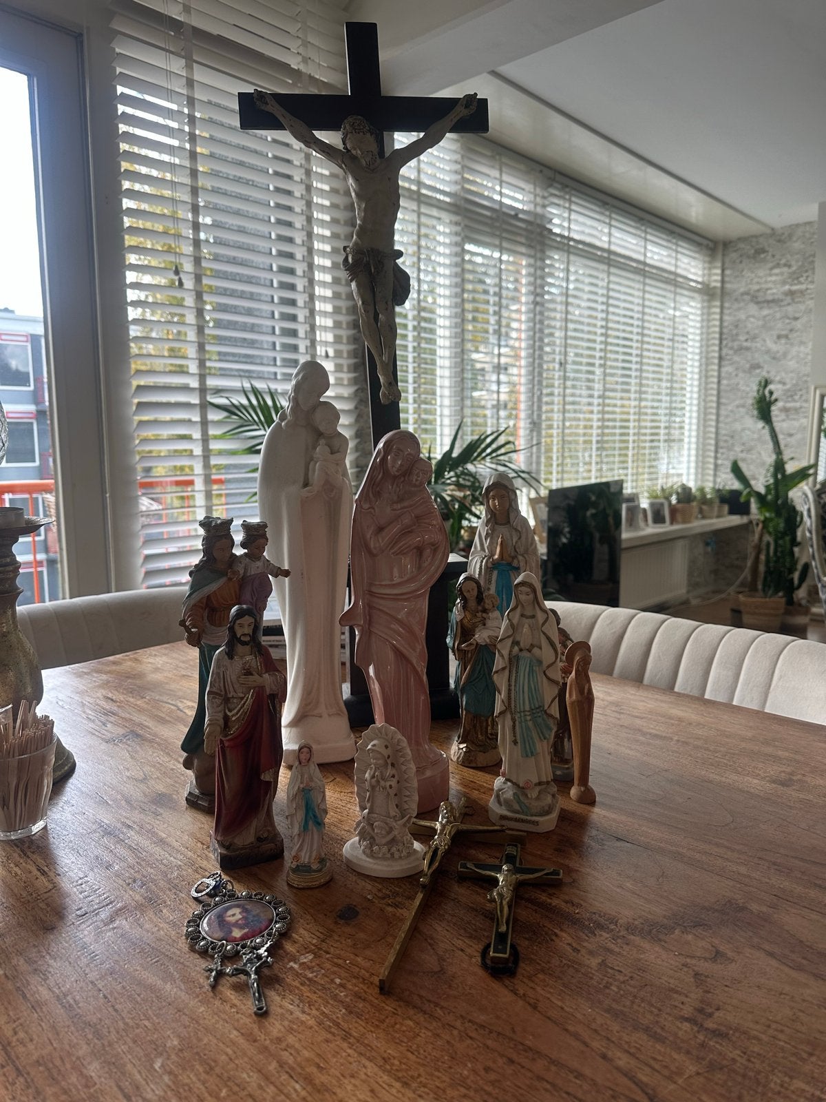 Diverse collectie religieuze beelden en kruisbeelden, Antiek en Kunst, Ophalen