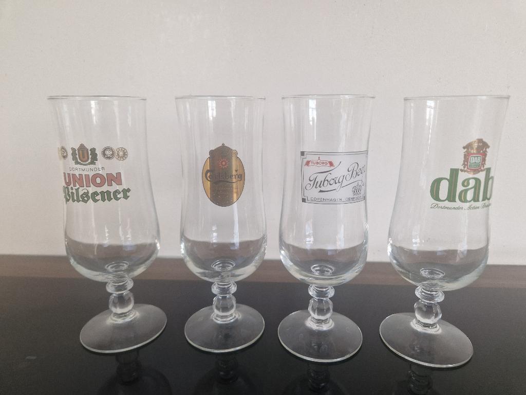 voor de verzamelaar 4 klassiek pilsener bierglazen, Ophalen of Verzenden, Zo goed als nieuw, Bierglas