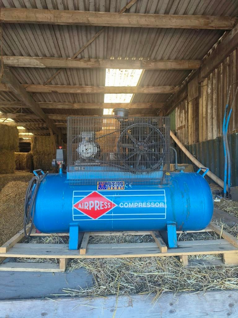 AIRPRESS Compressor - k 200/450 Luchtcompress, 100 liter of meer, Ophalen of Verzenden, Gebruikt