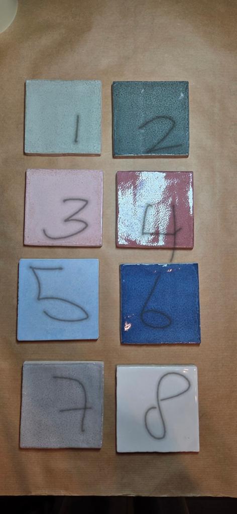 Handgebakken tegeltjes 10x10 cm - Diverse kleuren, Ophalen of Verzenden