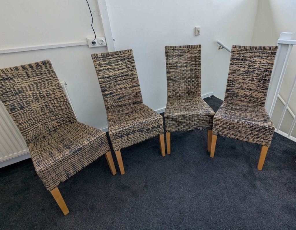 Set van 4 eetkamerstoelen - riet / loom - hoge rug, Huis en Inrichting, Ophalen, Gebruikt, Bruin, Vier